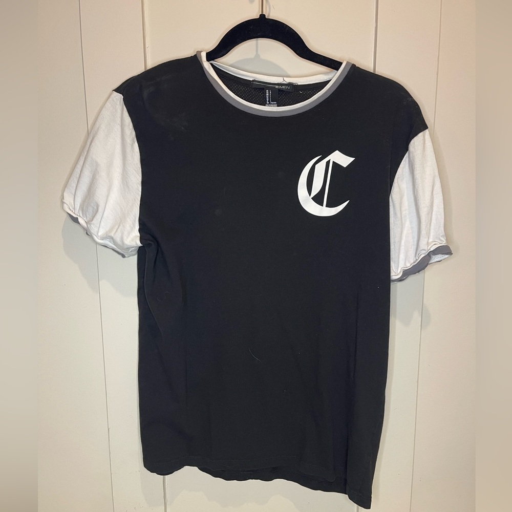 21Men Black/White “Captain” Baseball Tshirt Size Mens Large Preloved